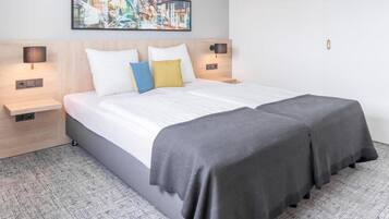 1 bedroom, desk, travel crib, WiFi (free)