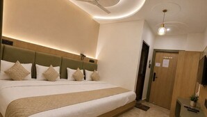 Luxury Quadruple Room, Balcony - New Skyrooms (Varanasi)