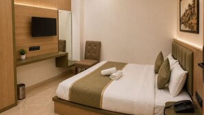 Luxury Double Room, Balcony - New Skyrooms (Varanasi)