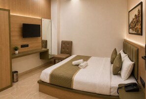 Habitació doble de luxe, balcó | Escriptori i espai de treball apte per a portàtils 