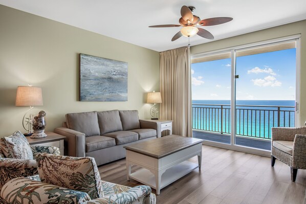 Living area - Splash 1507W Oceanfront Retreat! Free Beach Service Sleeps 10 (Panama City Beach)