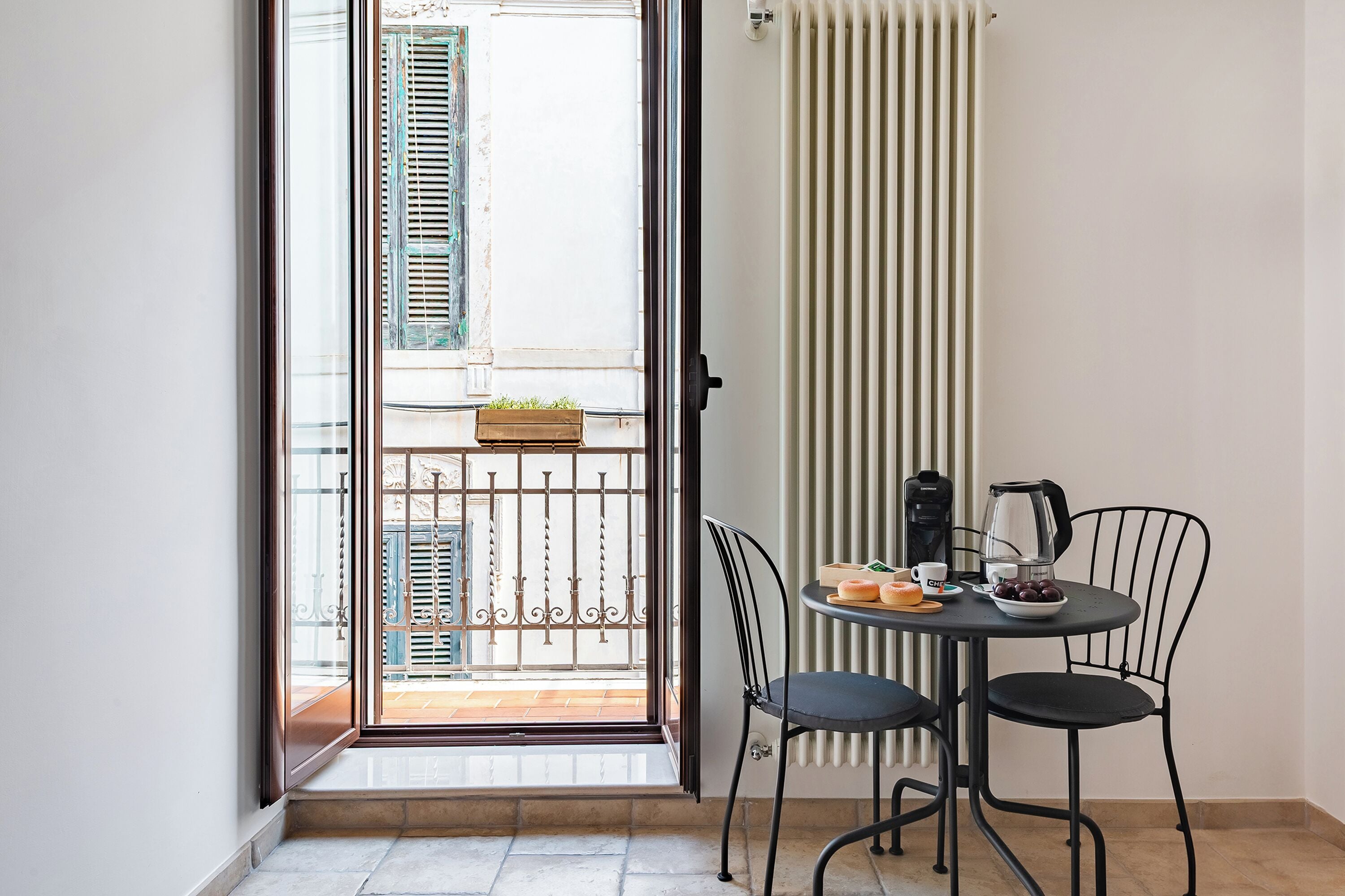 Casa geminada família, 3 quartos, sacada (Helios Home) | Sacada