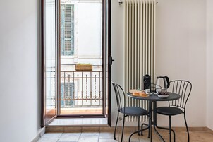 Residenza familiare, 3 camere da letto, balcone (Helios Home) | Balcone