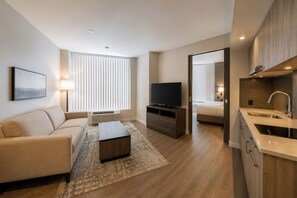 Living area - Inviting 2BR Downtown Escape Near Restaurants & Events (Toronto)