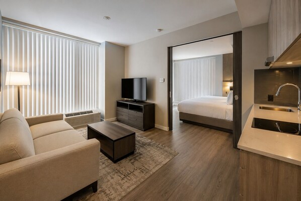 Room - Inviting 2BR Downtown Escape Near Restaurants & Events (Toronto)