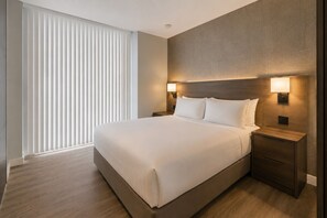 Room - Inviting 2BR Downtown Escape Near Restaurants & Events (Toronto)