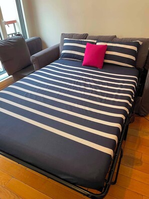 Room - Vrbo Property (Paris)