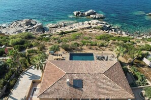 Exterior - Beachfront 4-bedroom Villa Calvi (Calvi)