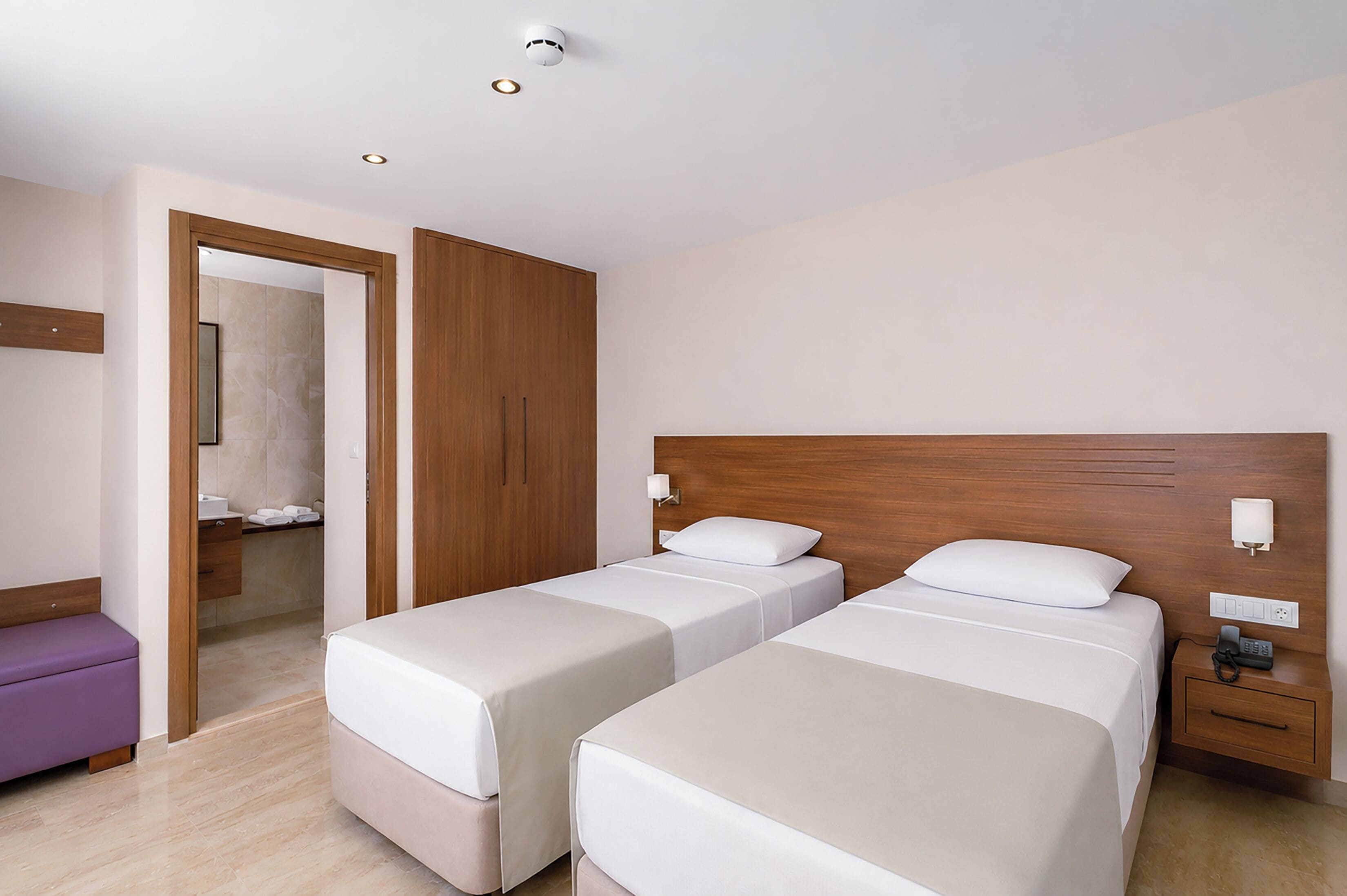Standard Twin Room, Balcony, Sea View | Premium bedding, free minibar items, desk, free WiFi
