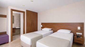 Standard Twin Room, Balcony, Sea View | Premium bedding, free minibar items, desk, free WiFi