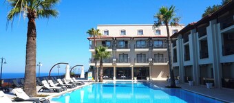 ALTAMARE HOTEL