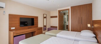 ALTAMARE HOTEL
