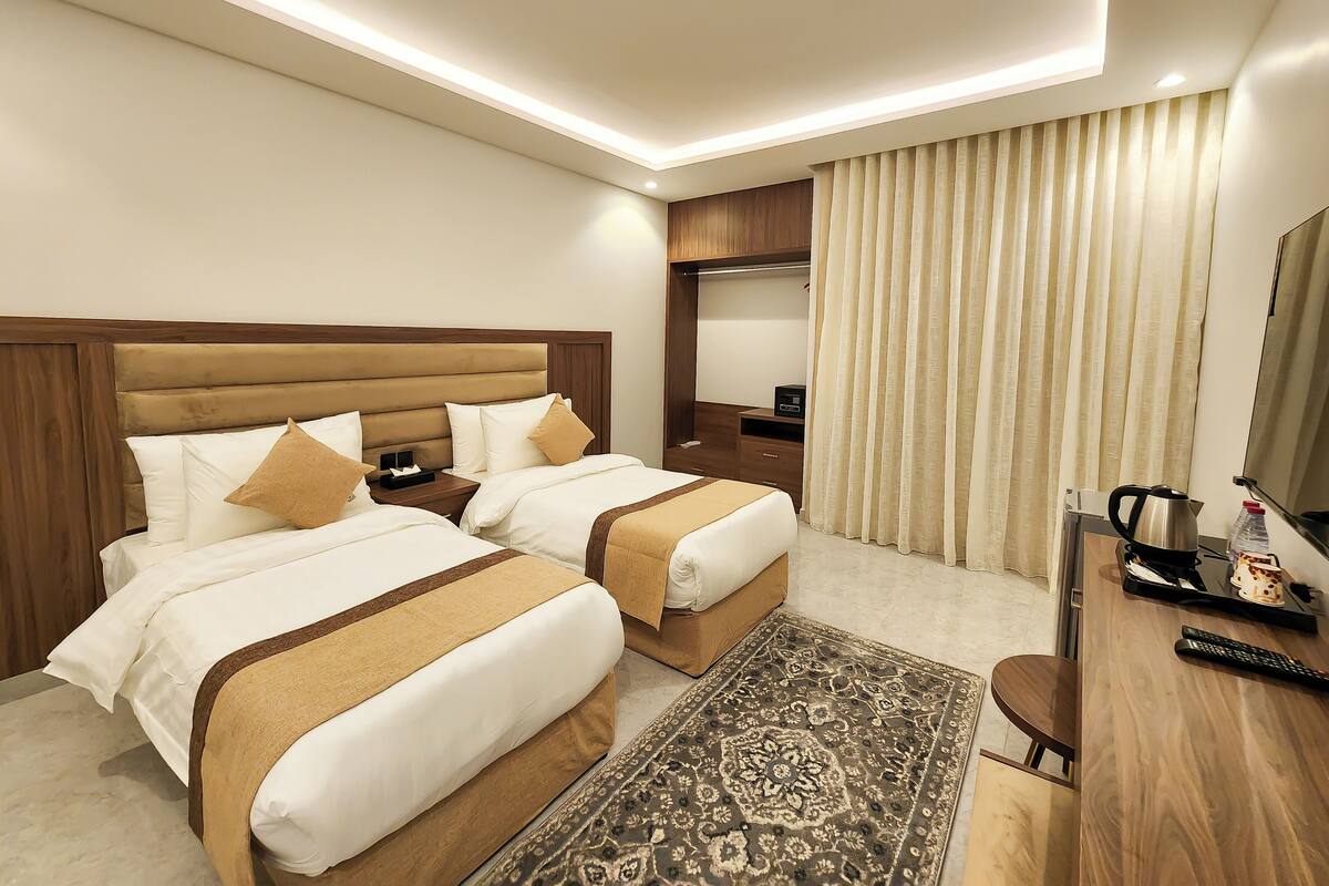 Studio | In-room safe, iron/ironing board (on request), WiFi (free), bed sheets