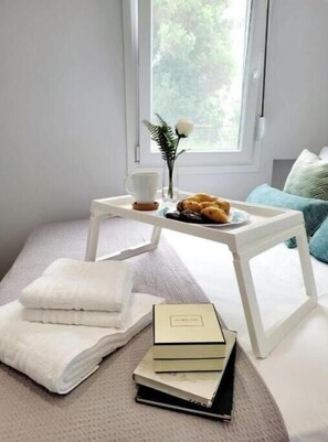 Room - Junior Suite with Balcony & Infinity Pool – Sea Views Steps from the Beach (Sozopoli)