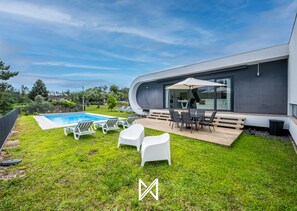 Outdoor dining - Vrbo Property (Canedo de Basto)