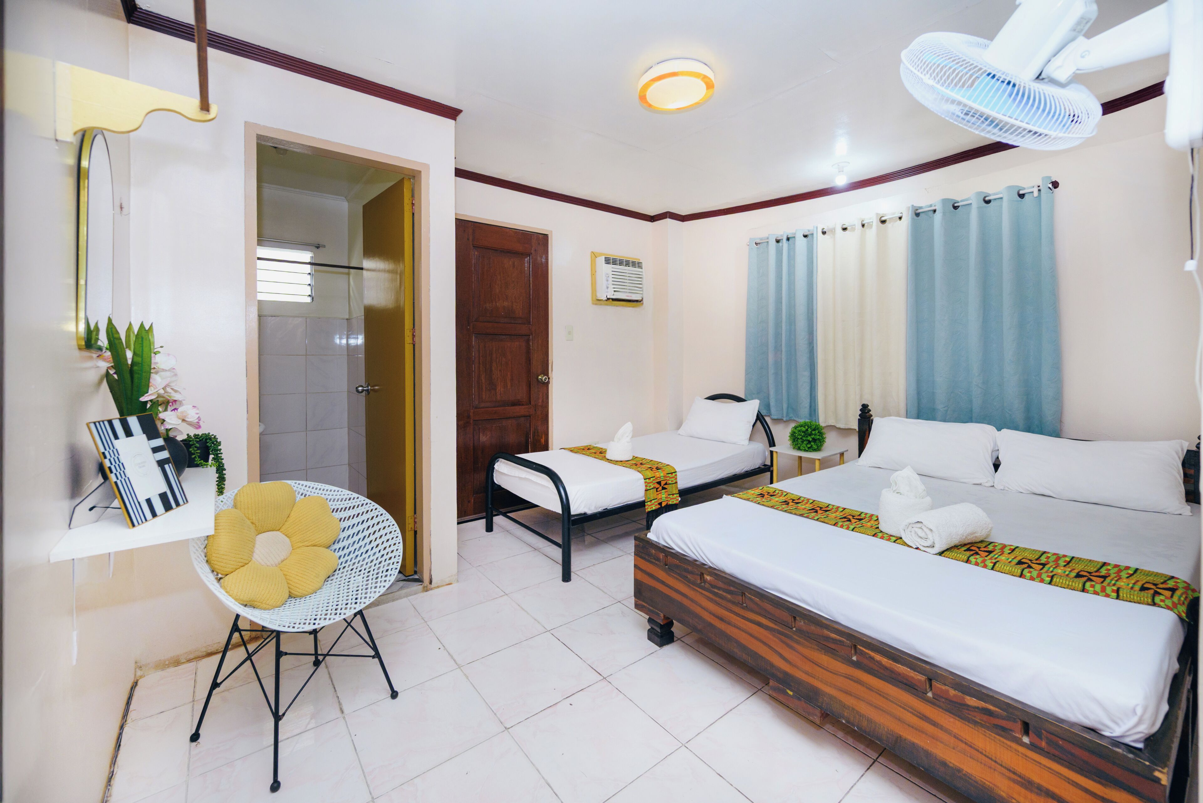 Standard Triple Room | Free WiFi, bed sheets