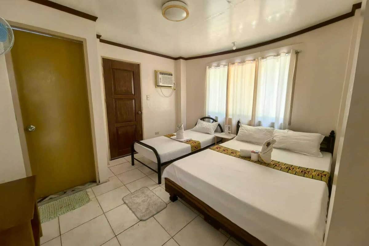 Standard Triple Room | WiFi (free), bed sheets