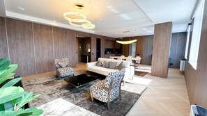 Premium Suite, Mountain View | Interior