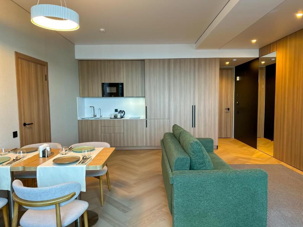 Luxury Suite, City View | Interior