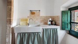 Private kitchen - Romeo & Giulietta Rooms: Double Room (Bosa)