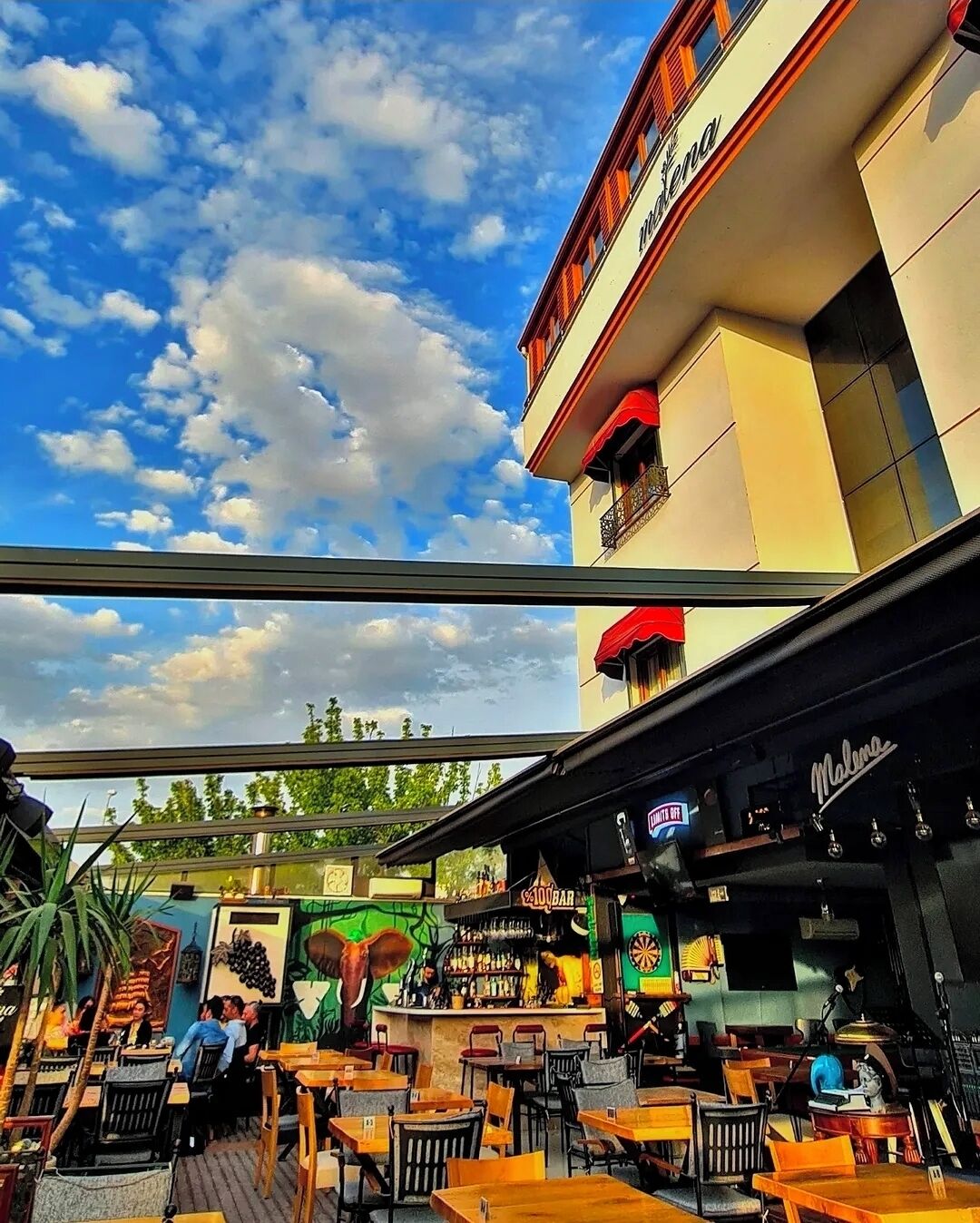 Outdoor dining