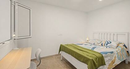 Vacation Apartment 'The Cliff View B' with Sea View, Private Terrace and Wi-Fi