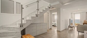 Vacation Apartment 'The Cliff View B' with Sea View, Private Terrace and Wi-Fi