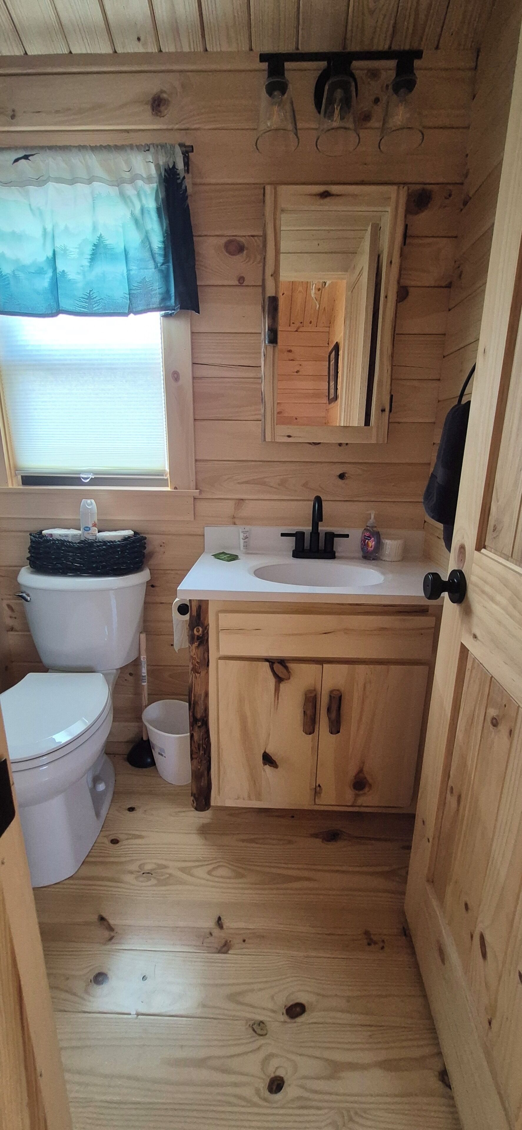Dusche, Handtücher, Seife, Toilettenpapier