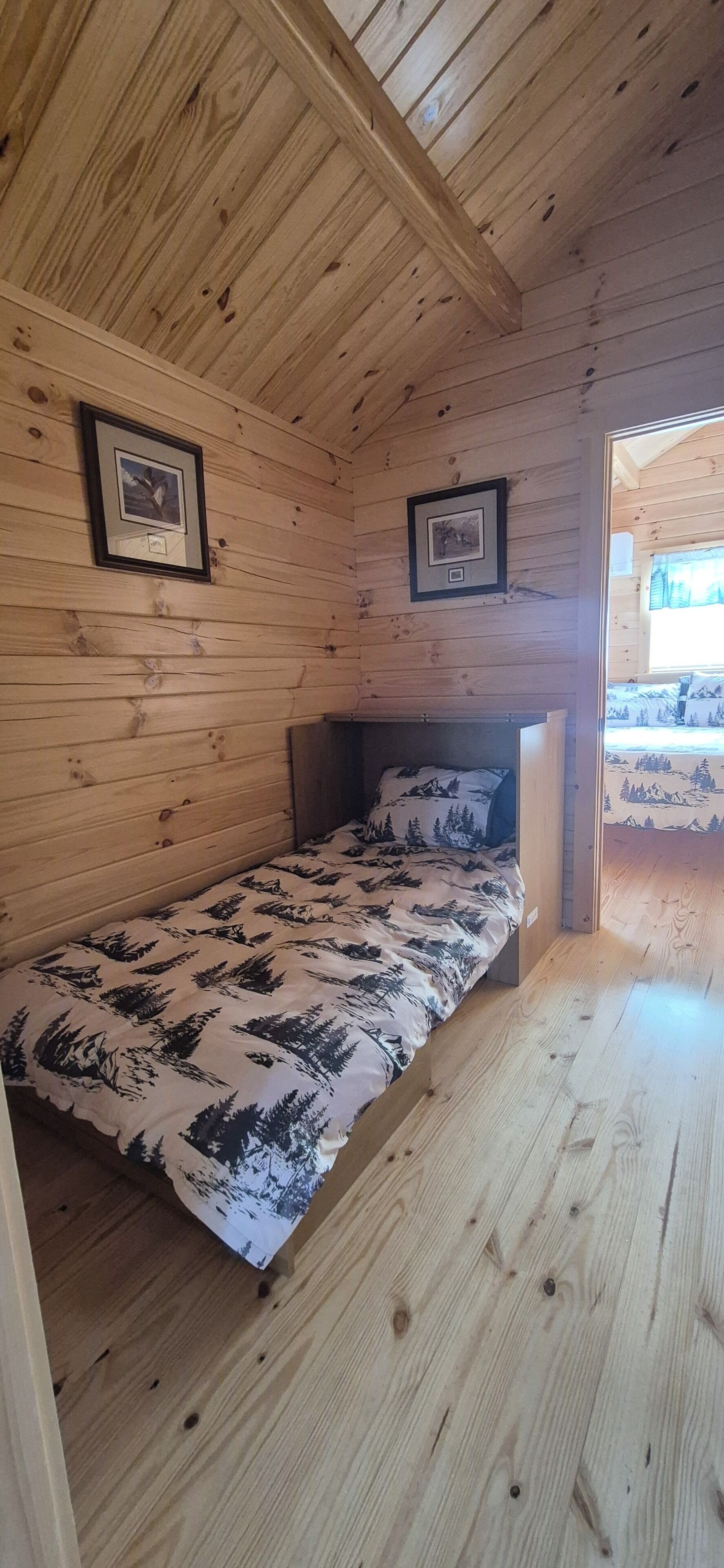 2 bedrooms, WiFi (free), bed sheets