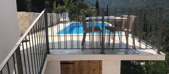Traditional Holiday Home with own swimming pool in Zaostrog old Village.