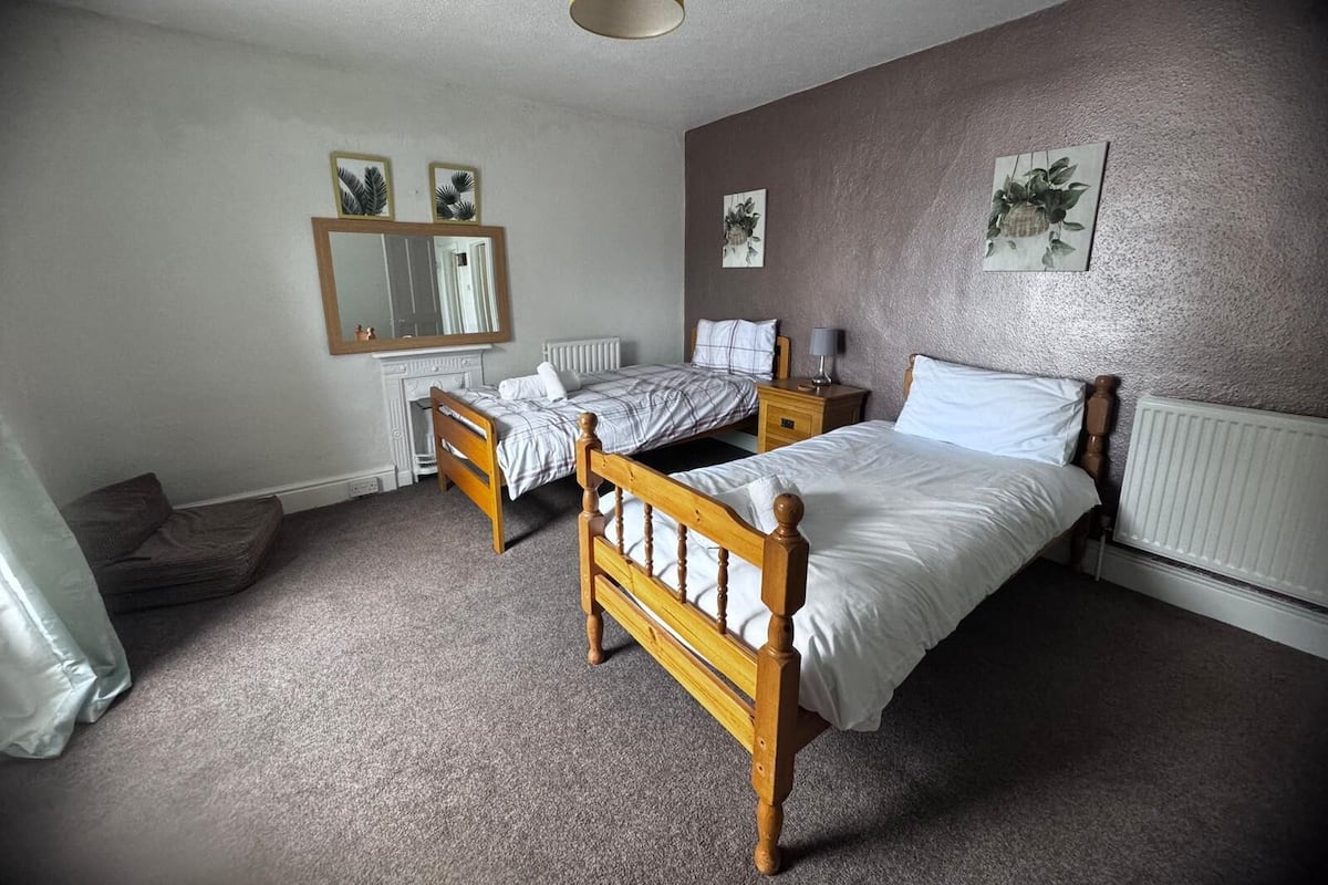 Egyptian cotton sheets, premium bedding, memory foam beds, desk