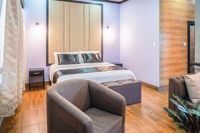 Shelbees Suites - Executive Suite 101