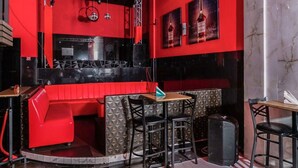 Dining - Shelbees Suites - Executive Suite 101 (Cornelia Ida)