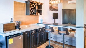 Private kitchen - Shelbees Suites - Executive Suite 101 (Cornelia Ida)