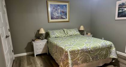 Ocean front Beautiful 1-bedroom apartment in Perry. Long term rental 6-1 yr