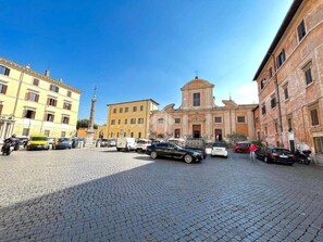 Exterior - Vrbo Property (Roma)