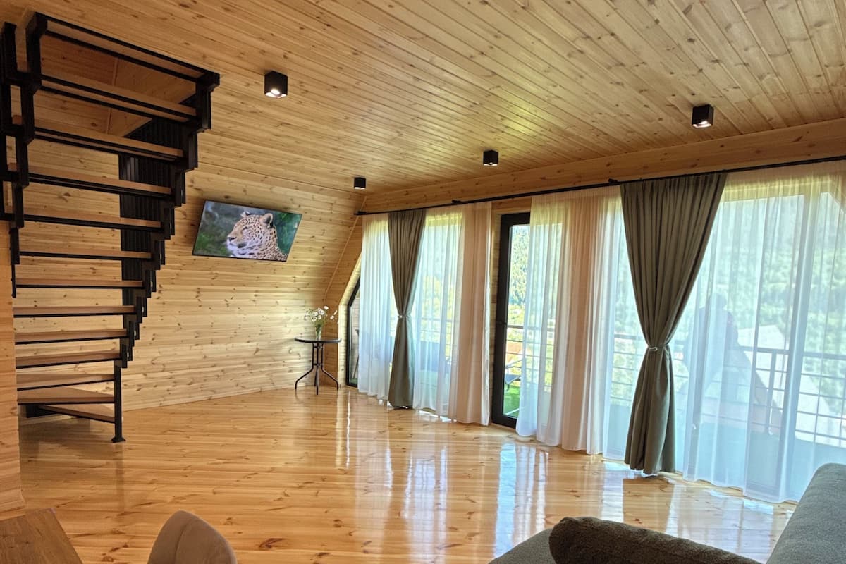 Cottage, Balcony, Mountain View | Living area