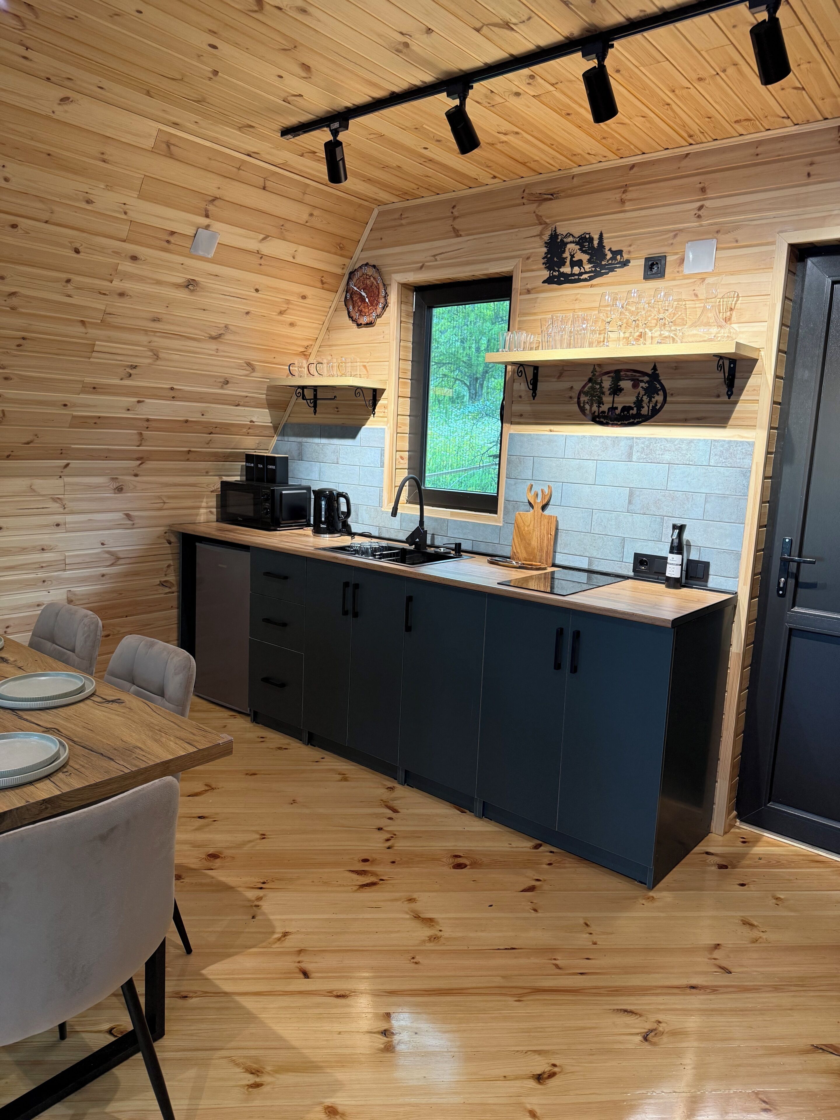 Cottage, uitzicht op bergen | Privékeuken | Een mini-koelkast, een magnetron, een kookplaat