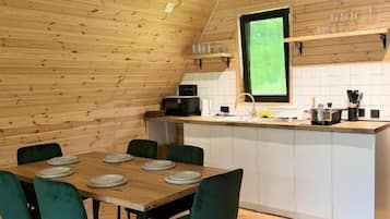 Cottage, balkon, uitzicht op bergen | Dineren