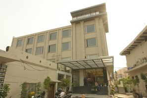 Exterior - Hotel Pinak (Varanasi)