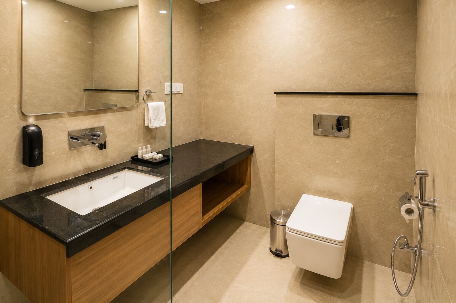 Twin Room | Bathroom | Shower, free toiletries, slippers, towels