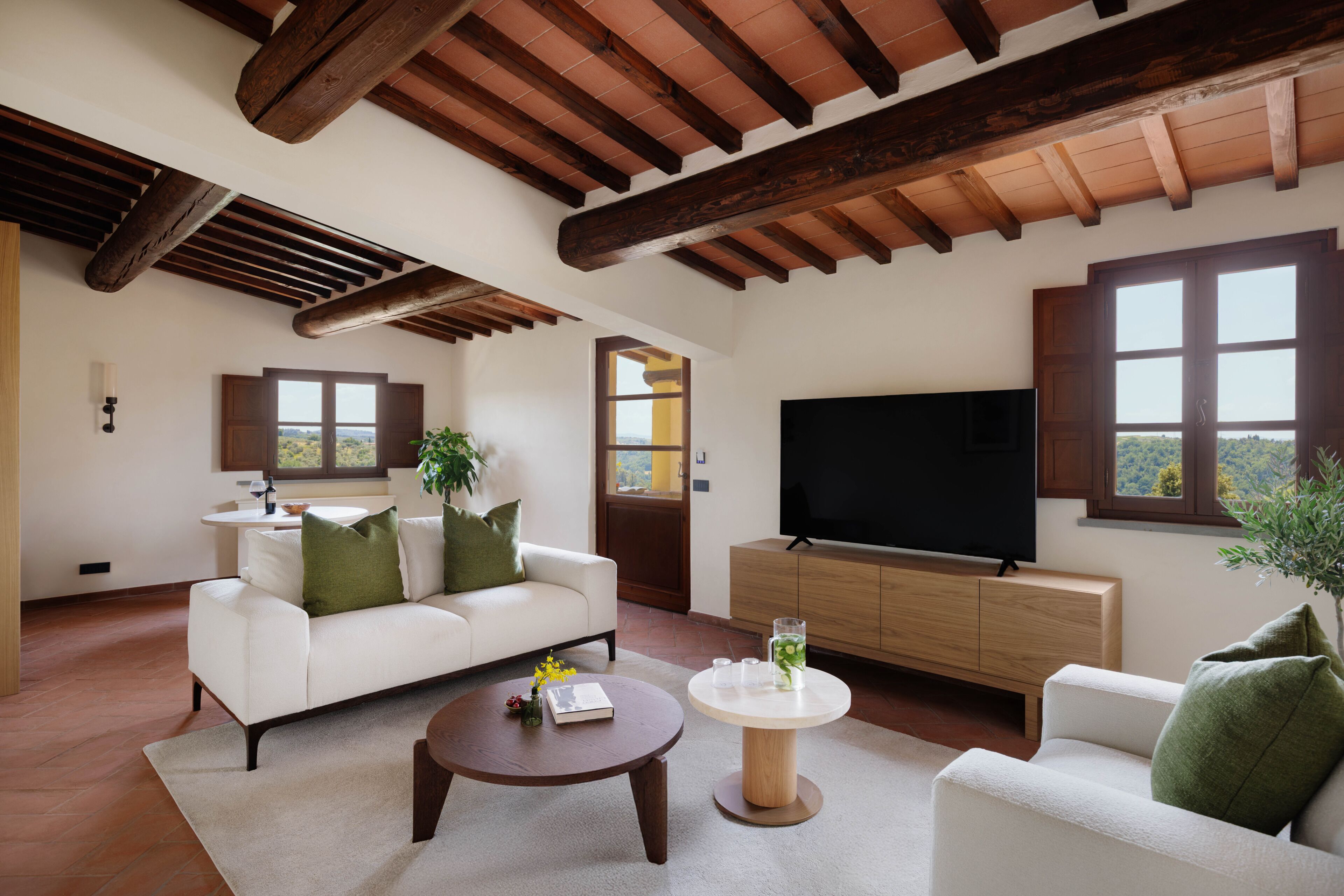 Senior Suite | Living area