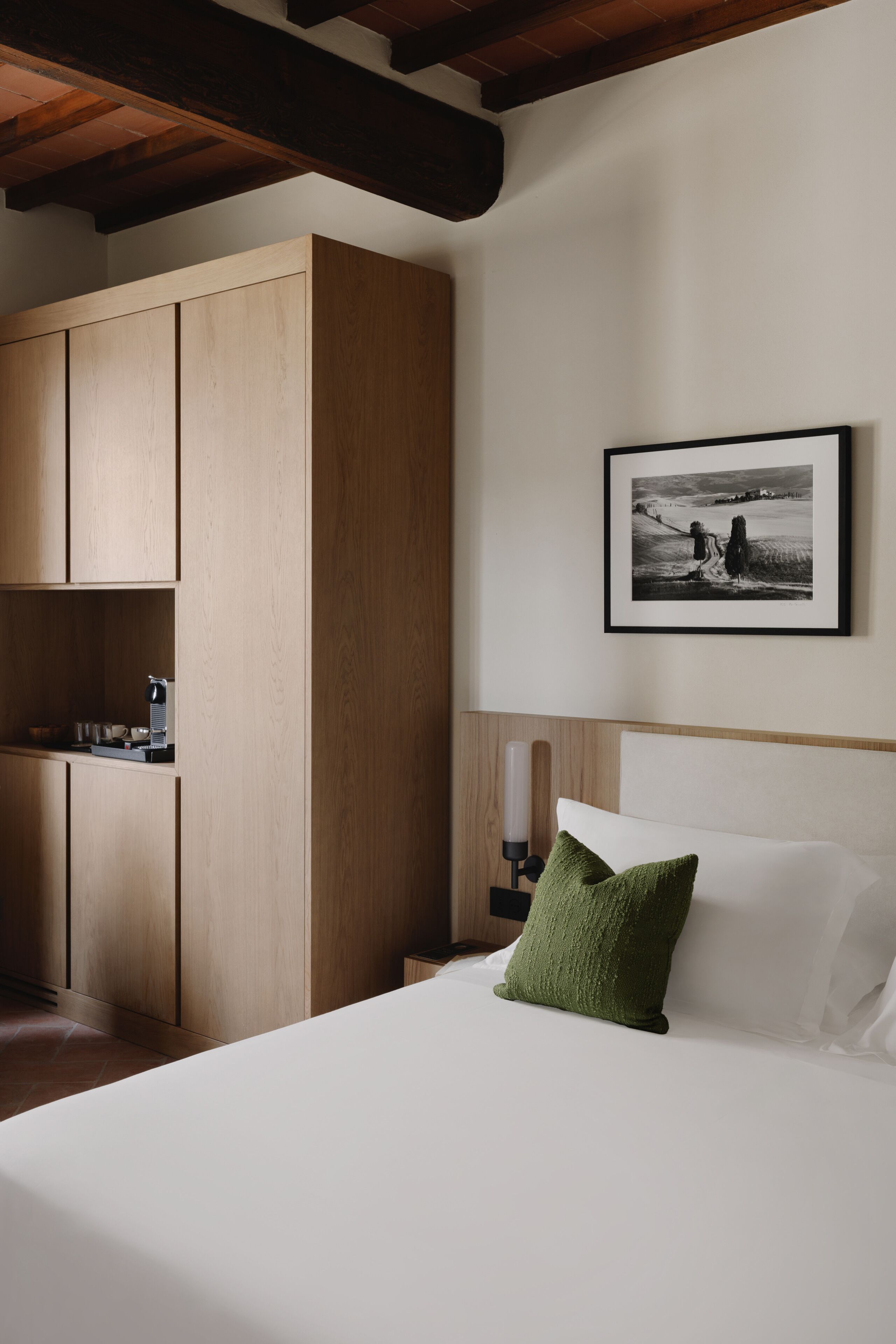Suite junior | Ropa de cama de alta calidad y caja de seguridad en la habitación 
