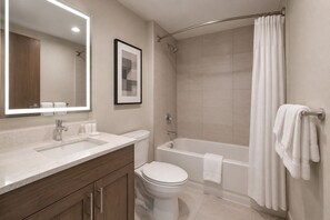Bathroom - Relaxing 1BR Toronto Stay Near Nightlife & Attractions (Toronto)