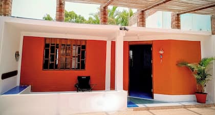 Casa delfín, 160 m, Cerro Azul, Peru