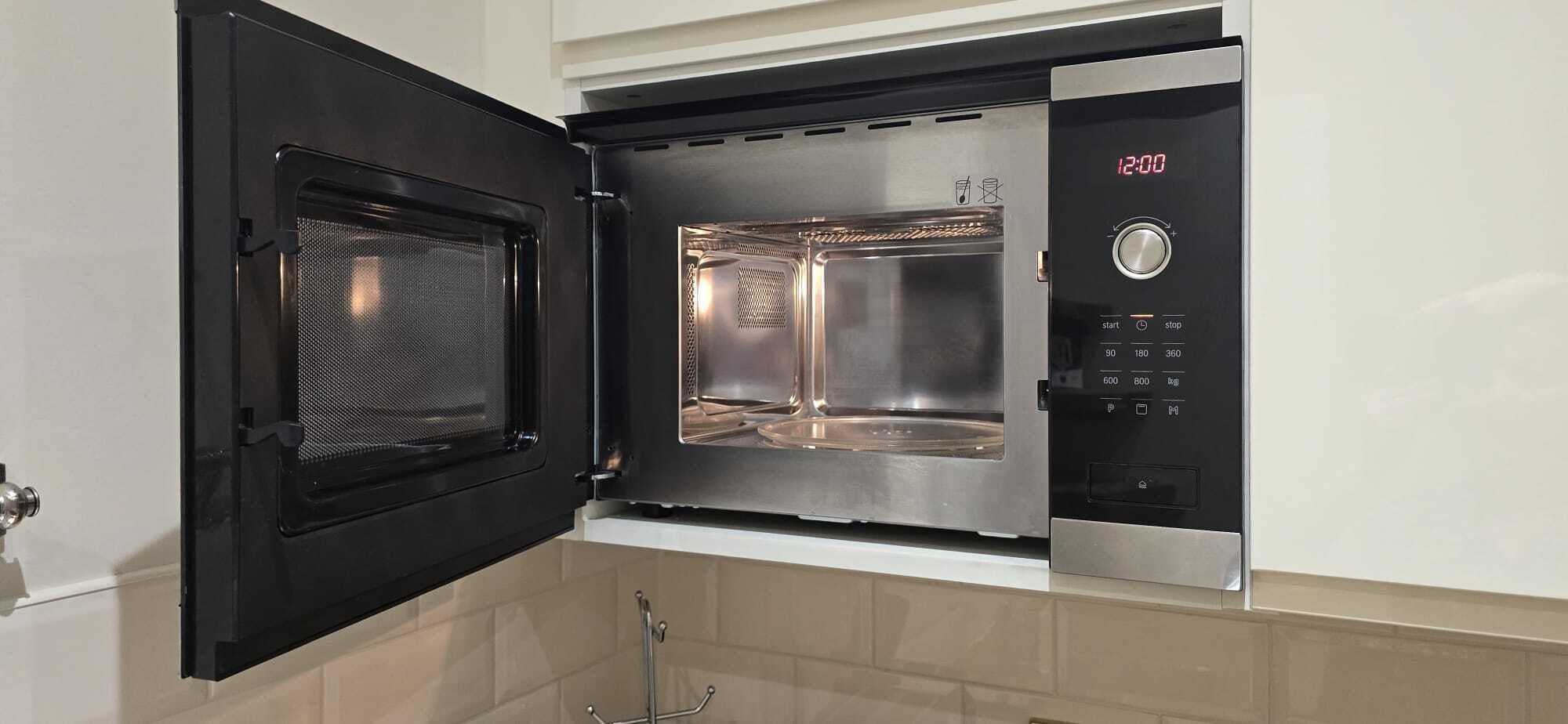 Apartment, City View | Microwave