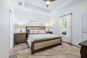 Room - Relax in Palm Coast Hot Tub, Fire Pit, Gourmet Kitchen & Coastal Charm (Palm Coast)