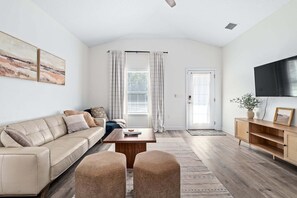 Living area - Relax in Palm Coast Hot Tub, Fire Pit, Gourmet Kitchen & Coastal Charm (Palm Coast)