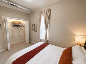 3 bedrooms, desk, iron/ironing board, WiFi