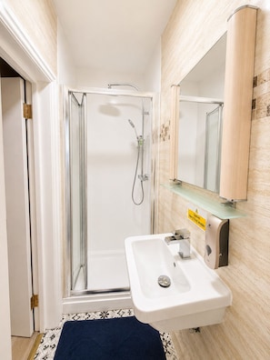 Comfort Double Room | Bathroom | Shower, free toiletries, towels, soap - The Malik - An Art Deco Hotel (Birmingham)